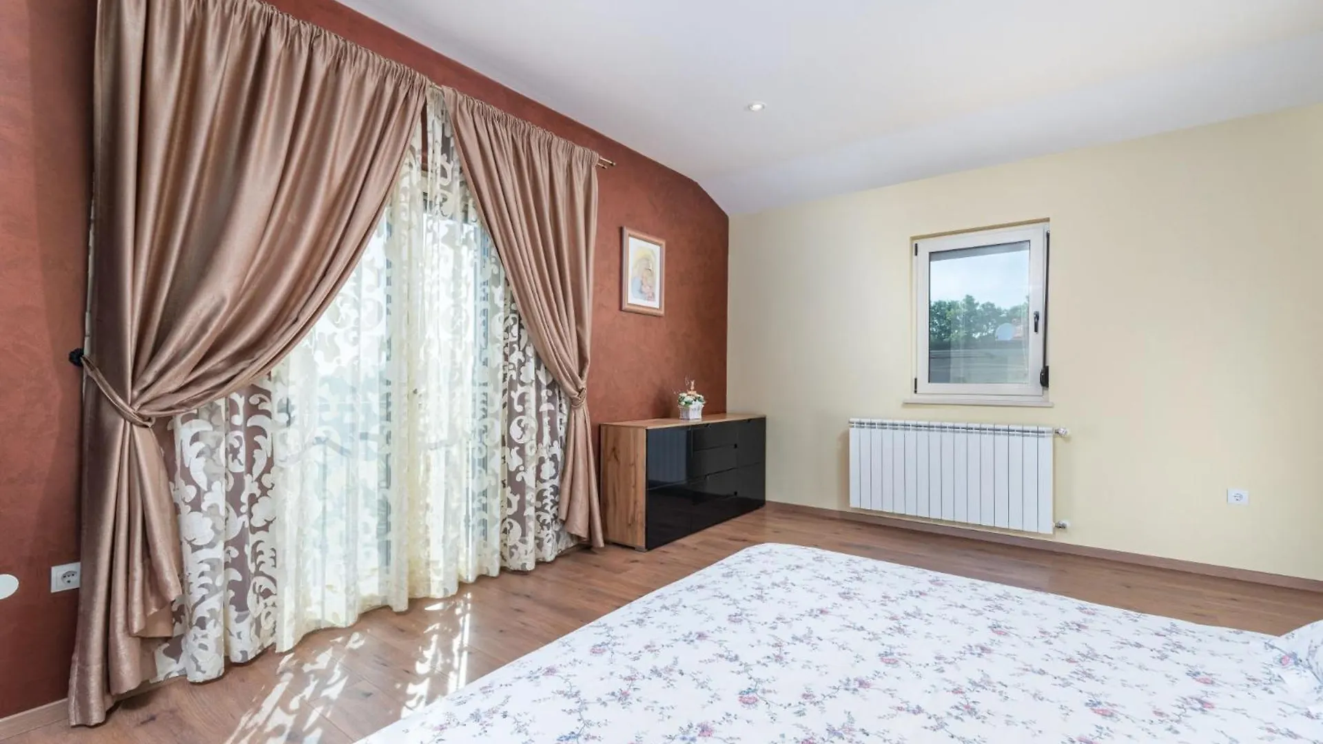 Villa St. Anna In Radetici - Haus Fuer 8 Personen