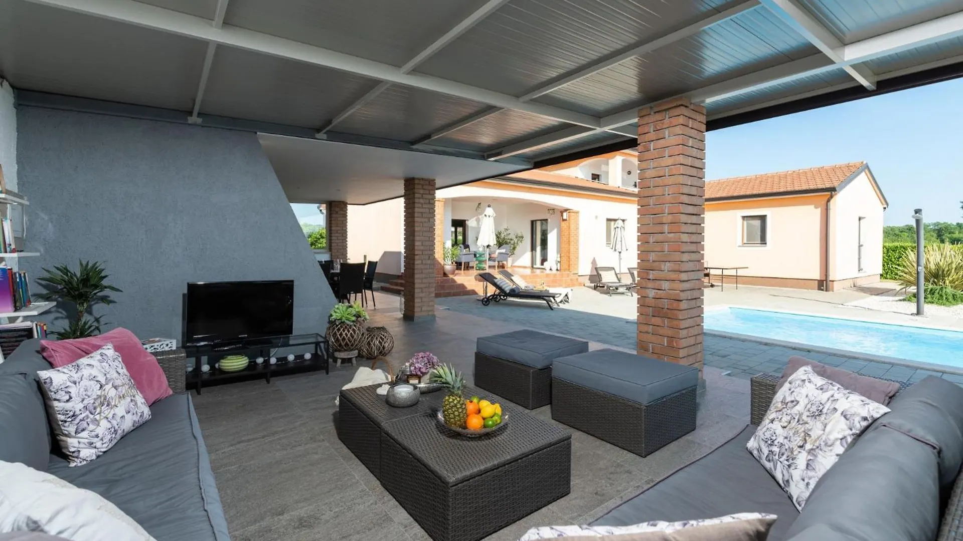 Villa St. Anna In Radetici - Haus Fuer 8 Personen
