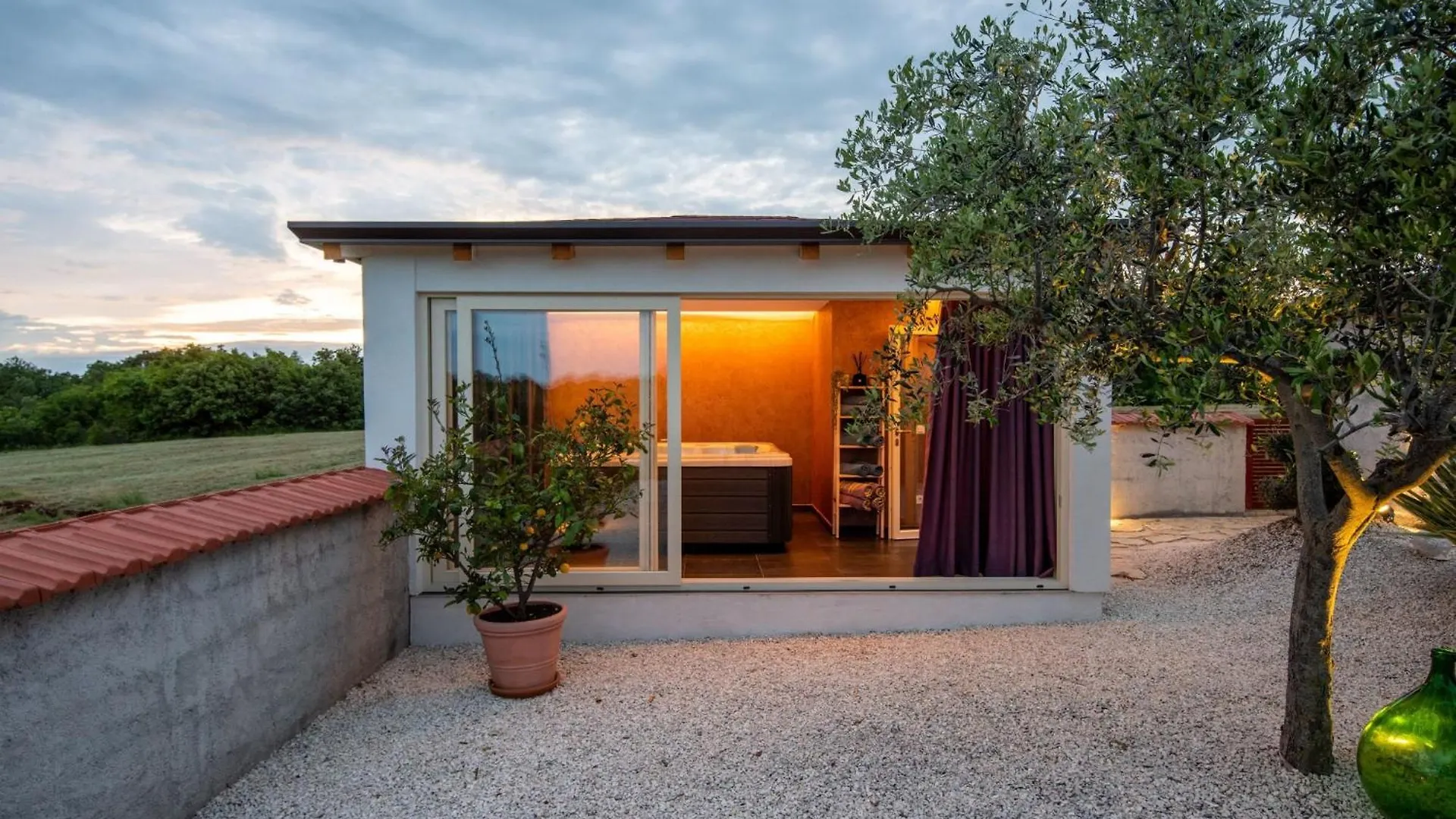 Villa St. Anna In Radetici - Haus Fuer 8 Personen